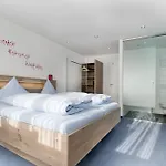 Hotel Gaestehaus Holzer 3*