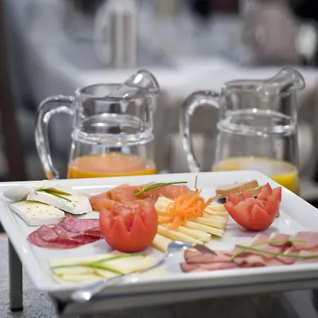 Hotel Gaestehaus Holzer 3*