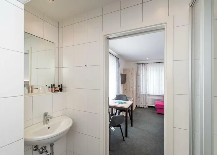 Отель Gaestehaus Holzer 3*